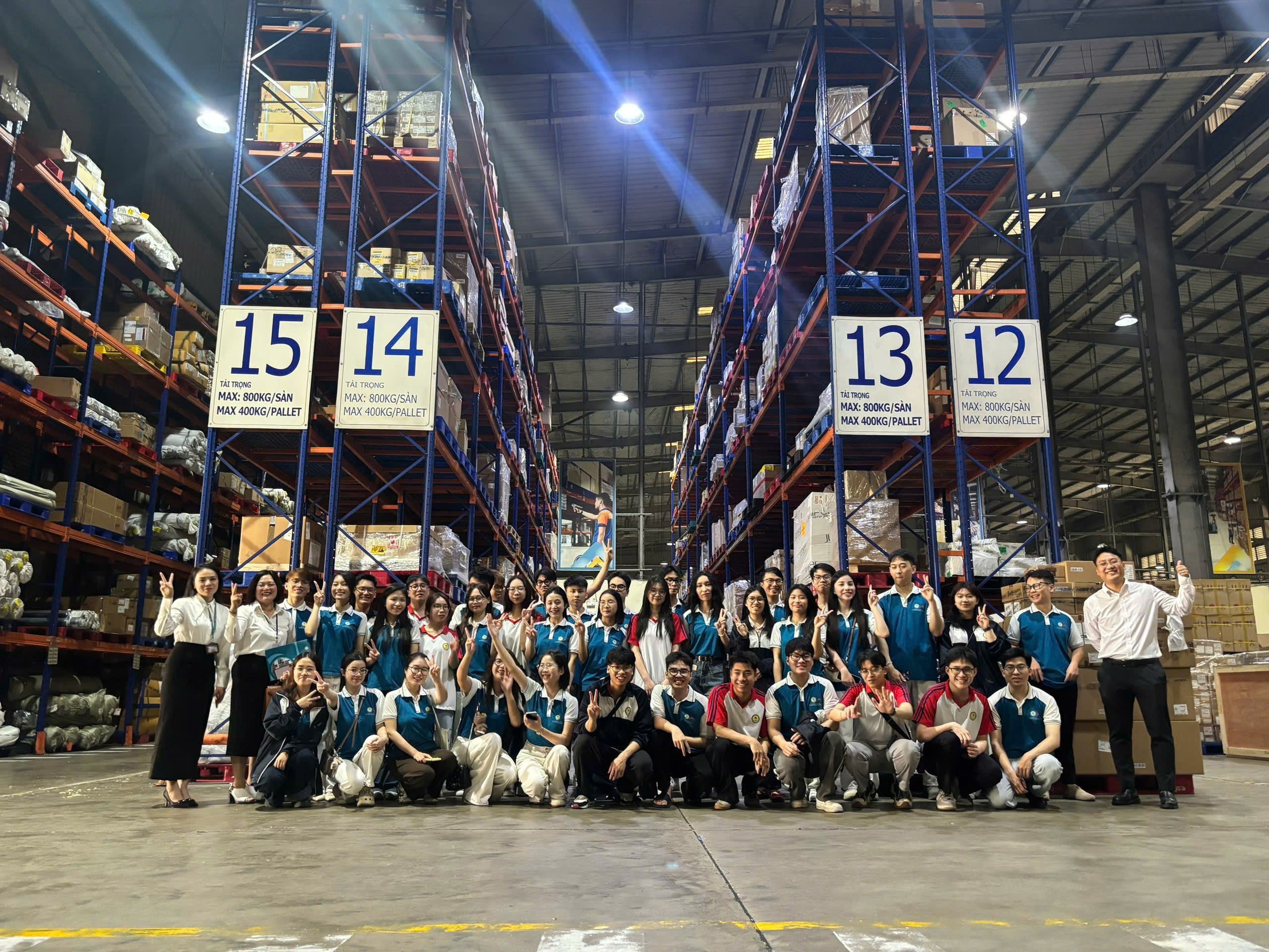 Hành trình trải nghiệm thực tế tại các "mắt xích" quan trọng trong mạng lưới logistics miền Bắc của sinh viên chuyên ngành Hải quan và logistics CQ61/06CLC